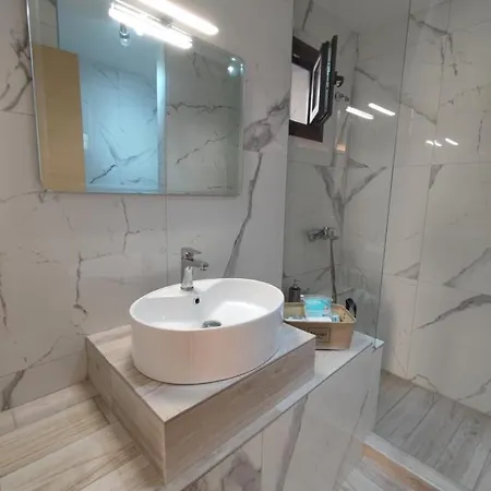 Theasis 3 Neos Marmaras