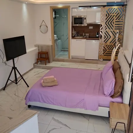 Theasis 3 Neos Marmaras