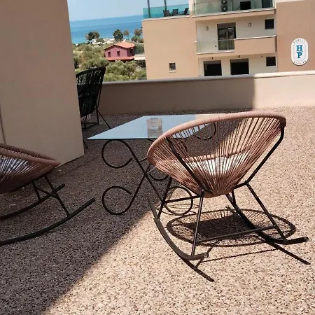 Appartement Theasis 3 *